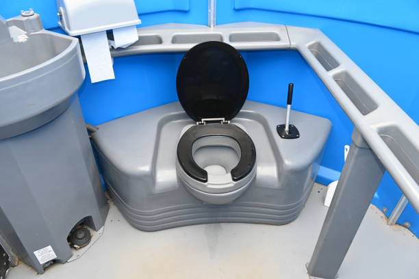 Portable Toilet Options We Offer in Devola, OH