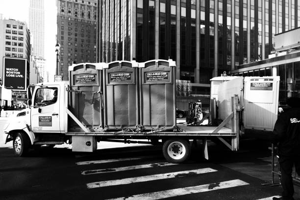 Best Portable bathroom rental  in Devola, OH